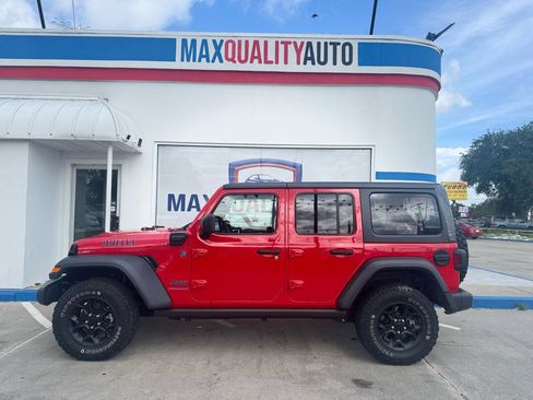 Used 2023 Jeep Wrangler Unlimited w/ Cold Weather Group AWD/4WD image 28
