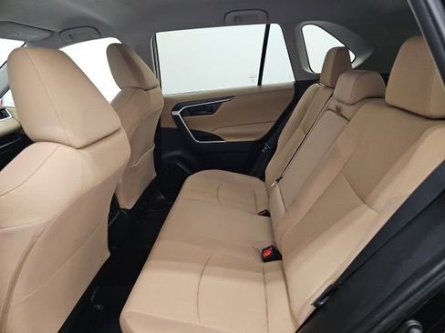 Used 2021 Toyota RAV4 LE image 29