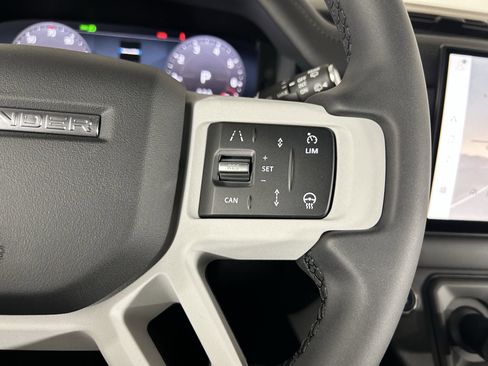 Used 2025 Land Rover Defender 90 S AWD/4WD image 19