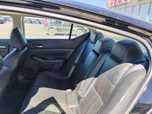 Used 2023 Nissan Altima 2.5 SR w/ SR Premium Package image 9