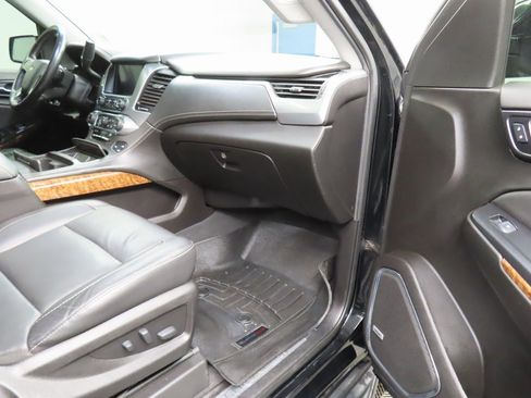 Used 2019 Chevrolet Suburban Premier image 27
