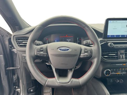 Used 2023 Ford Escape ST-Line image 11