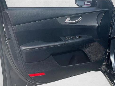 Used 2019 Kia Forte LXS FWD image 18