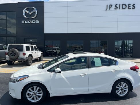 Used 2017 Kia Forte S w/ S Premium Package FWD image 2