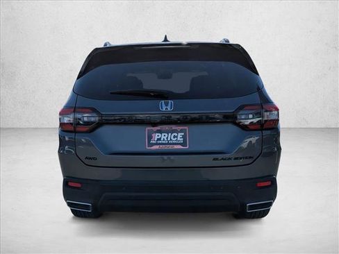 Certified 2025 Honda Pilot Black Edition image 6