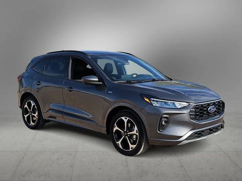 Used 2023 Ford Escape ST-Line Select w/ Tech Pack #2 image 2