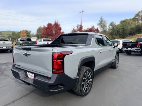 Used 2026 Chevrolet Silverado EV W/T w/ LPO, Custom Package image 4