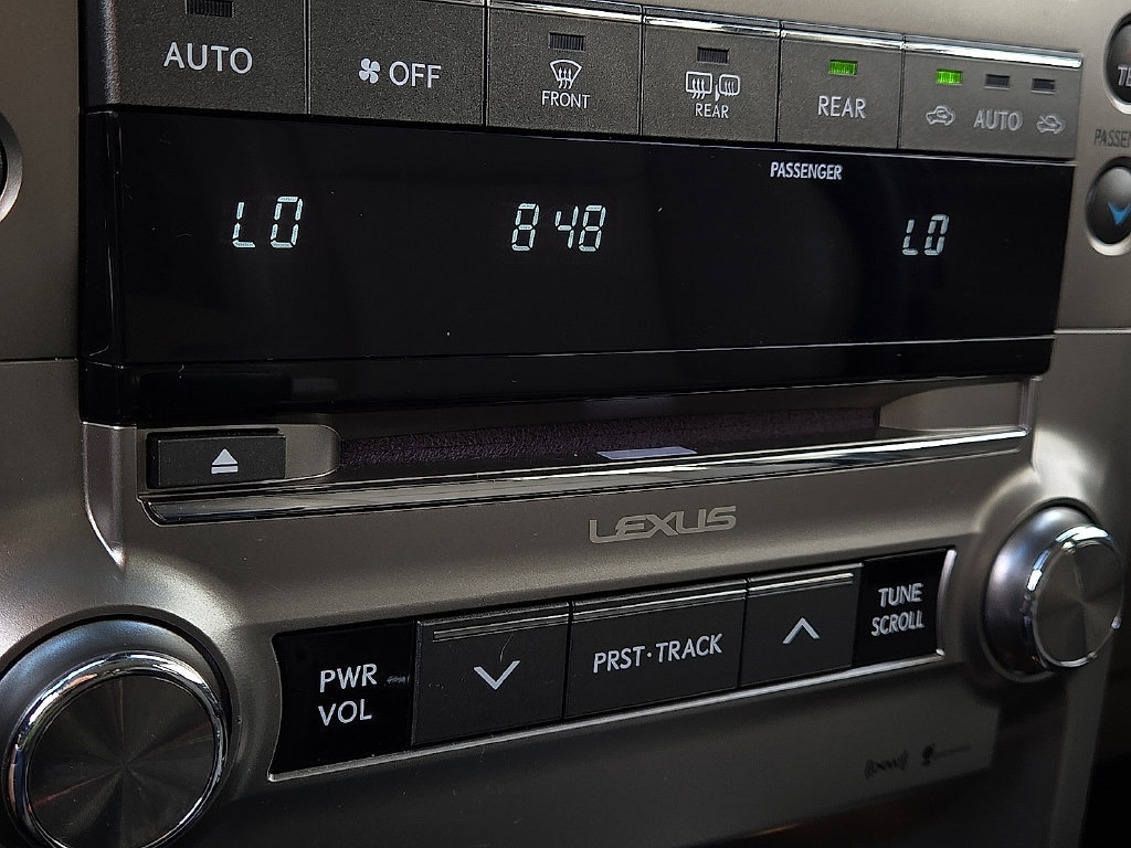 Used 2021 Lexus GX 460 Premium w/ Premium Package AWD/4WD image 16