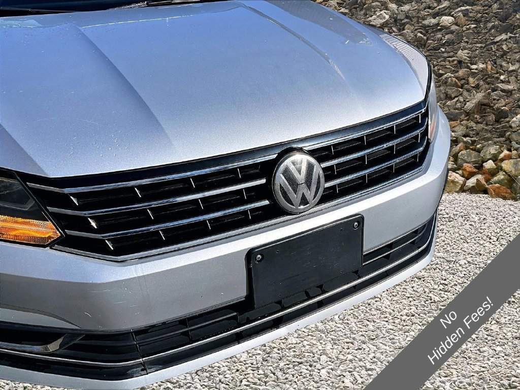 Used 2016 Volkswagen Passat 1.8T SE FWD image 23
