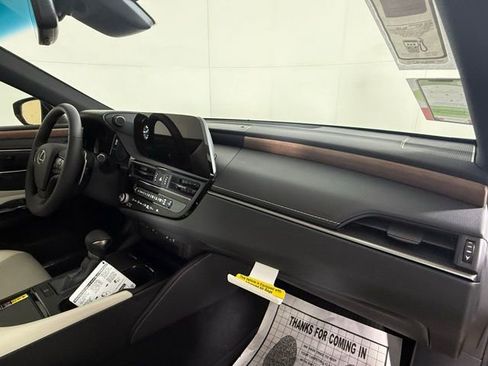 New 2025 Lexus ES 350 w/ Premium Package image 32