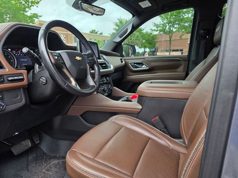 Used 2021 Chevrolet Tahoe High Country AWD/4WD image 11
