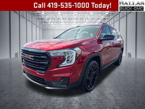 Certified 2023 GMC Terrain SLE w/ Driver Convenience Package AWD/4WD image 1
