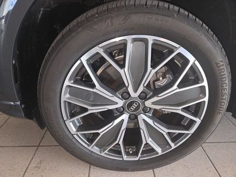 Used 2025 Audi Q5 Premium Plus w/ Premium Plus AWD/4WD image 10