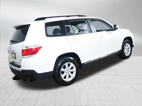 Used 2012 Toyota Highlander SE w/ Tow Pkg AWD/4WD image 7