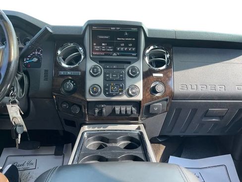 Used 2016 Ford F250 Platinum w/ FX4 Off-Road Package AWD/4WD image 35