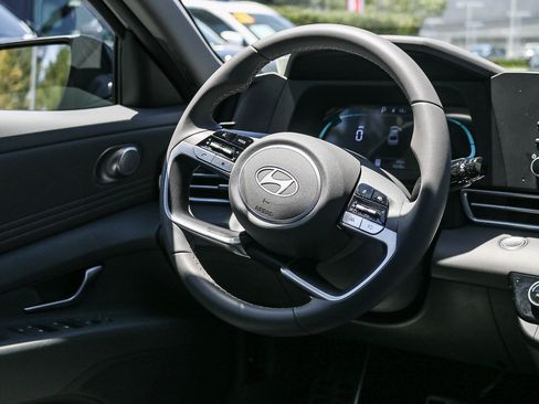 Certified 2026 Hyundai Elantra Sport FWD image 19