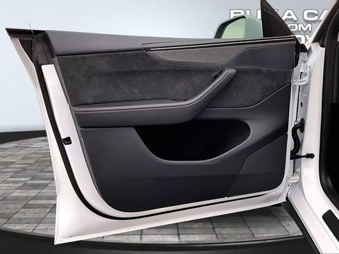 Used 2026 Tesla Model Y AWD image 22