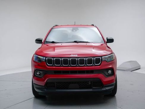 Used 2024 Jeep Compass Latitude AWD/4WD image 12