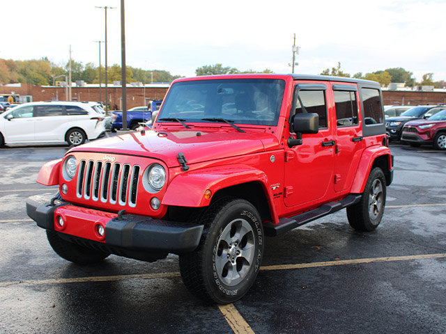 Used 2017 Jeep Wrangler Unlimited Sahara w/ Connectivity Group AWD/4WD image 2