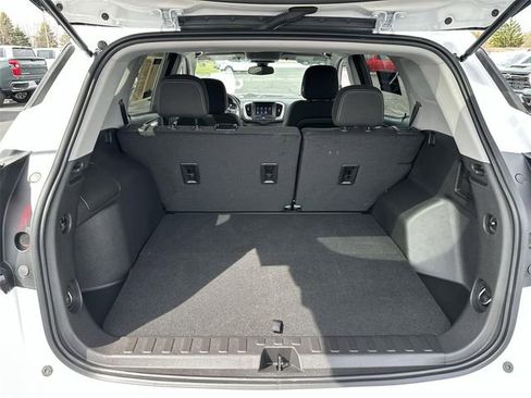 Used 2024 GMC Terrain SLE image 24