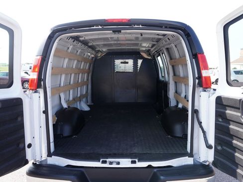 Used 2025 Chevrolet Express 2500 w/ Driver Convenience Package RWD image 16