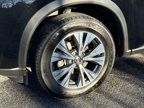 Used 2023 Nissan Rogue SV image 7