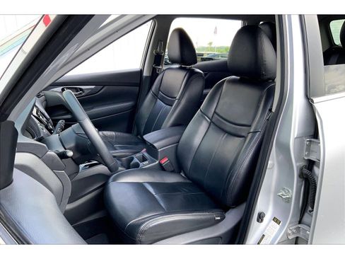 Used 2020 Nissan Rogue SV FWD image 23