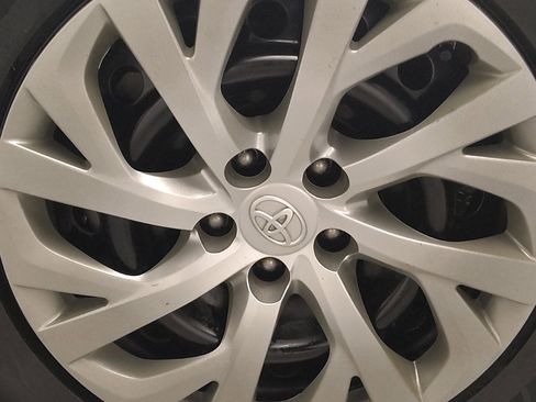 Used 2019 Toyota Corolla LE FWD image 31