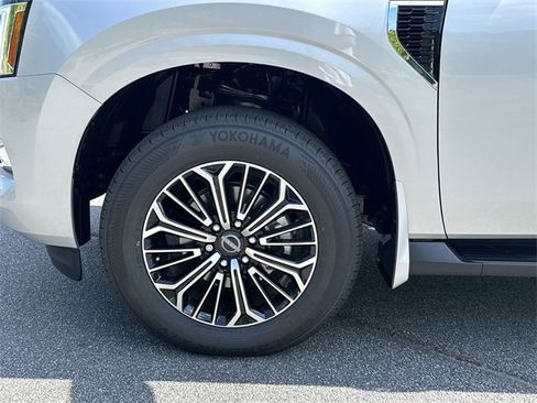 New 2025 Nissan Armada SL w/ Captain's Chari Seat Package image 12