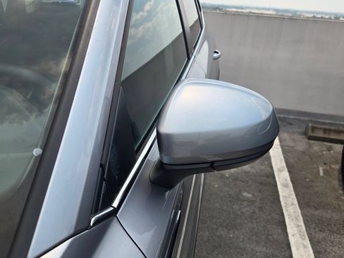 Certified 2024 Volkswagen Taos SE FWD image 10