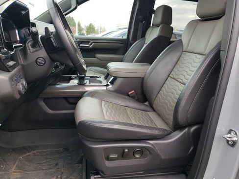 Used 2025 Chevrolet Silverado 1500 ZR2 w/ Technology Package AWD/4WD image 10