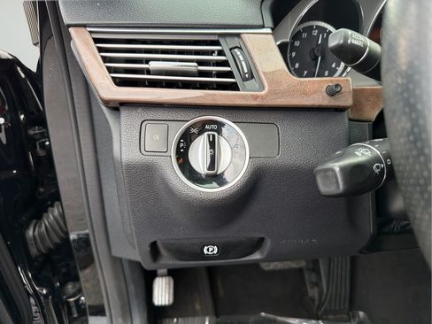 Used 2013 Mercedes-Benz E 350 Sedan image 15