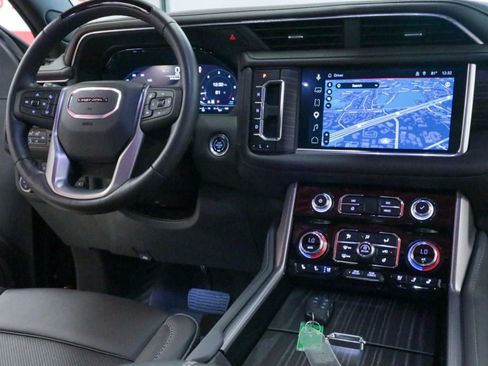 Used 2024 GMC Yukon Denali w/ Denali Reserve Package AWD/4WD image 25