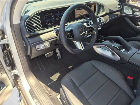 Used 2026 Mercedes-Benz GLS 450 4MATIC image 9