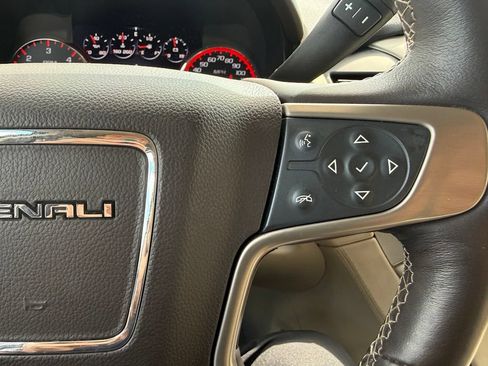 Used 2015 GMC Yukon Denali w/ Premium Package RWD image 38