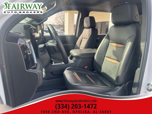 Used 2024 GMC Sierra 2500 AT4 w/ Technology Package AWD/4WD image 10