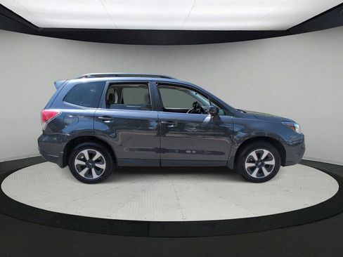Used 2017 Subaru Forester 2.5i Limited AWD/4WD image 9