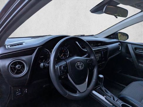 Used 2018 Toyota Corolla SE FWD image 9