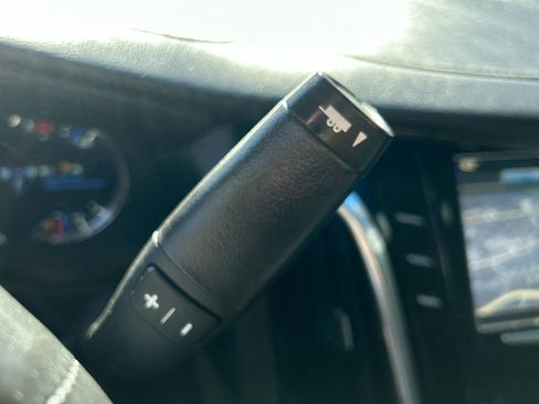 Used 2017 Cadillac Escalade Premium Luxury image 30