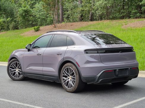 Certified 2025 Porsche Macan 4 Electric AWD/4WD image 3
