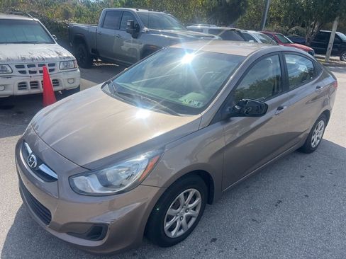 Used 2014 Hyundai Accent GLS image 7