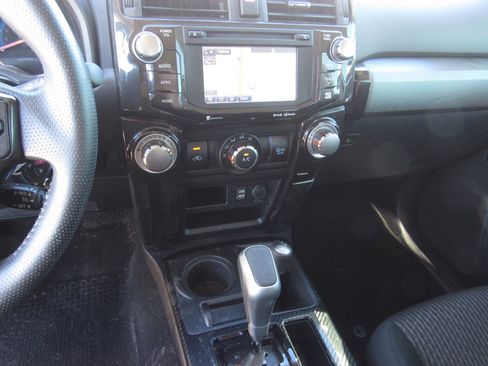 Used 2019 Toyota 4Runner TRD Off-Road image 18