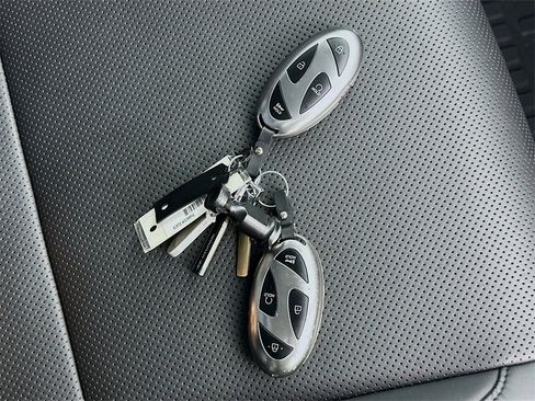 Used 2025 Hyundai Santa Fe SEL image 32