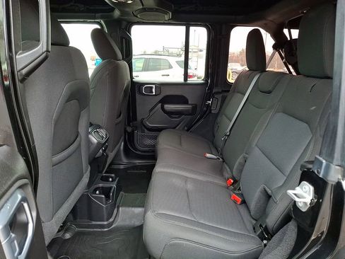 Used 2022 Jeep Wrangler Unlimited Sport image 13