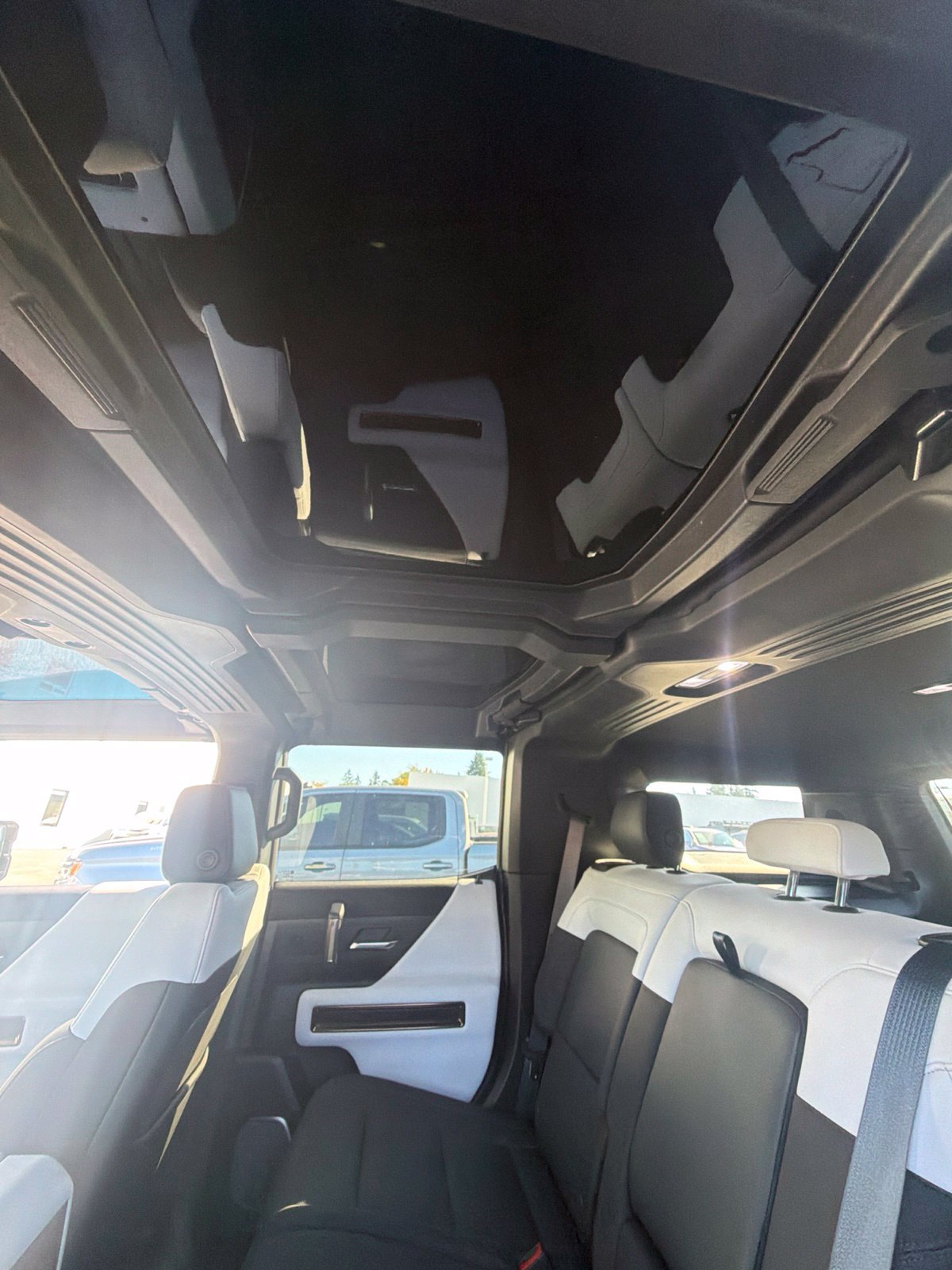 Used 2024 GMC Hummer EV 2X w/ LPO, Illumination Package AWD/4WD image 13