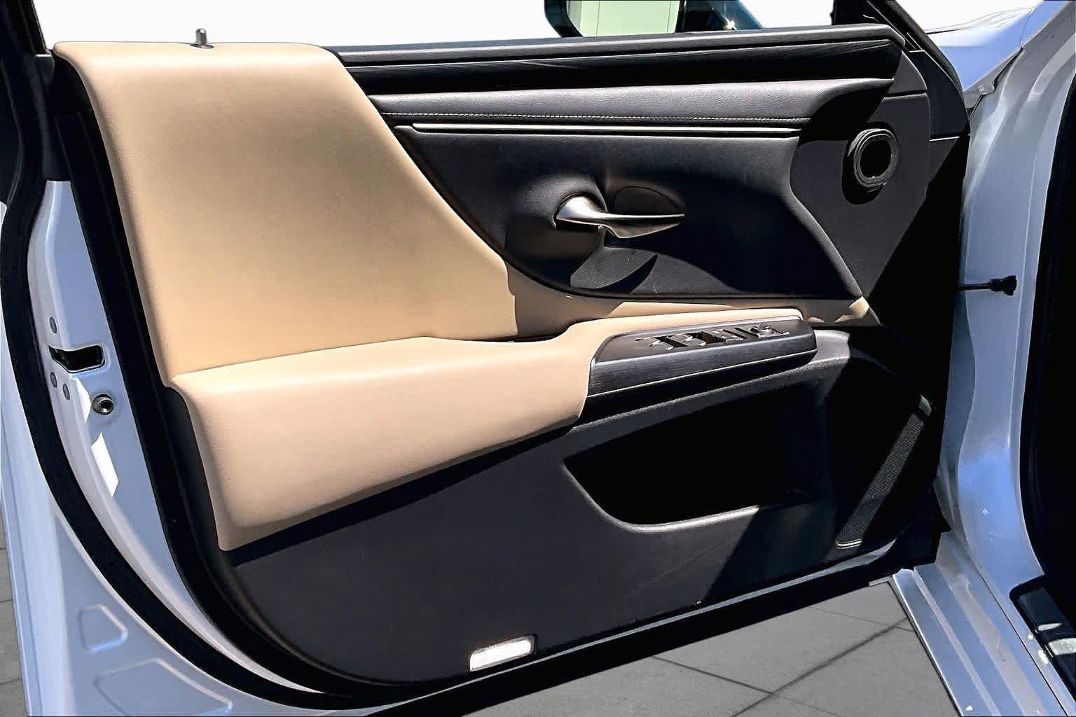 Used 2021 Lexus ES 350 w/ Accessory Package FWD image 21
