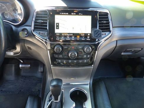 Used 2022 Jeep Grand Cherokee Laredo X AWD/4WD image 16