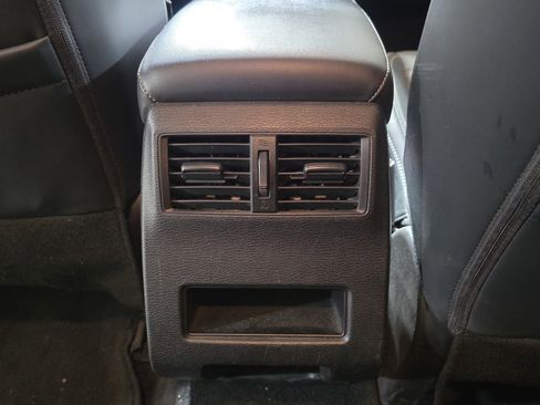 Used 2022 Mitsubishi Outlander SE image 13