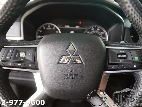 Used 2025 Mitsubishi Outlander SE FWD image 19
