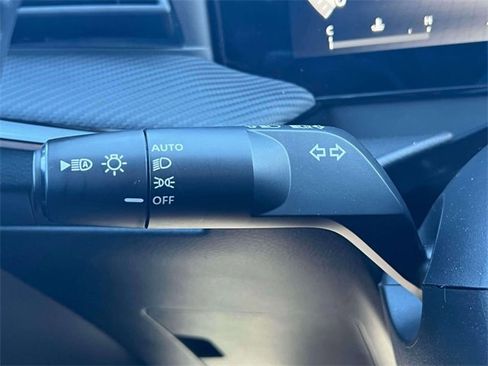 Used 2025 Nissan Kicks SR image 21